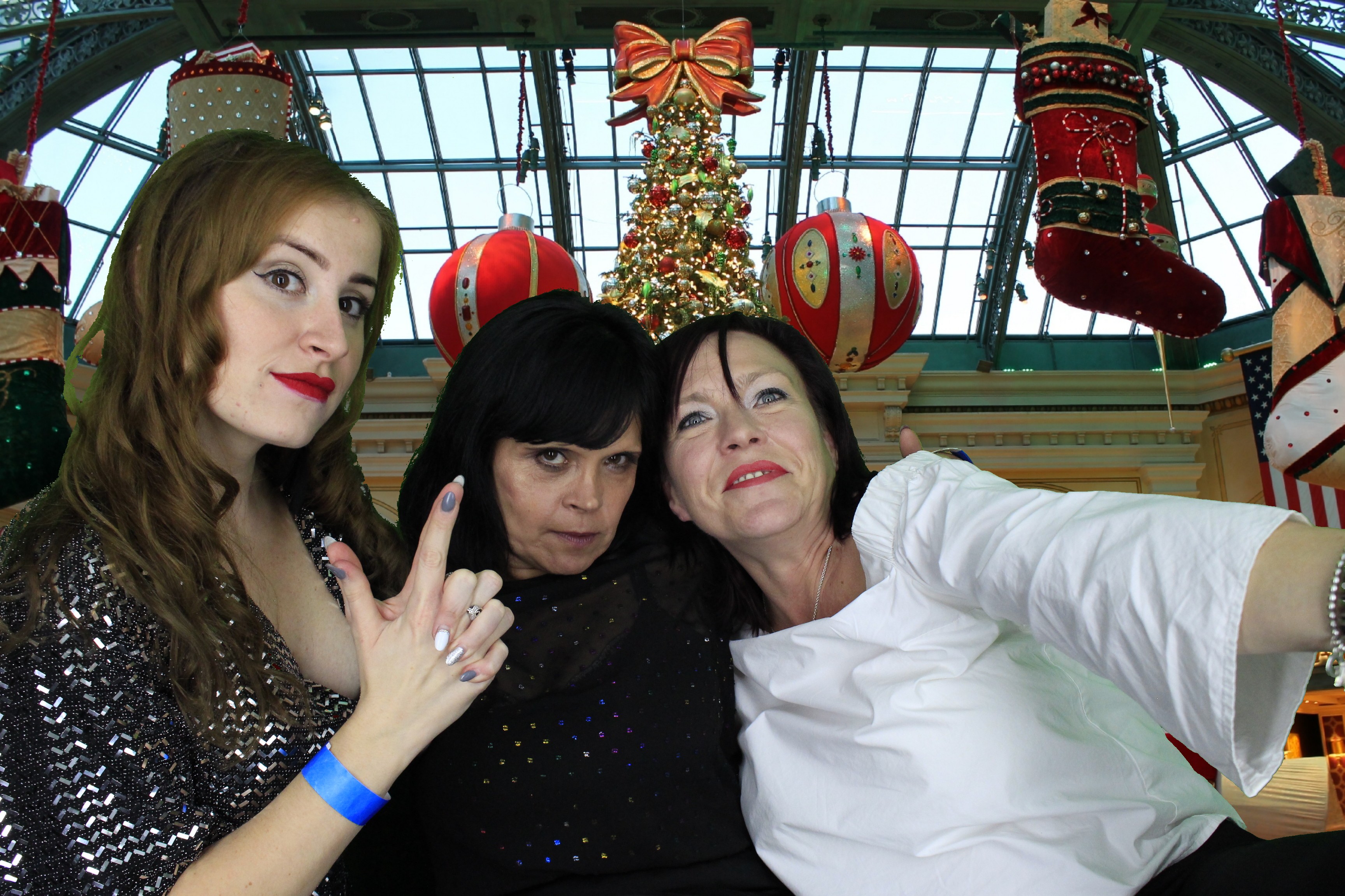 Guardian Christmas Party | View more photos from the event at gallery.myphotoboothexperience.co.uk/u/MyPhotoBoothExperienceLtd/Guardian-Christmas-Party